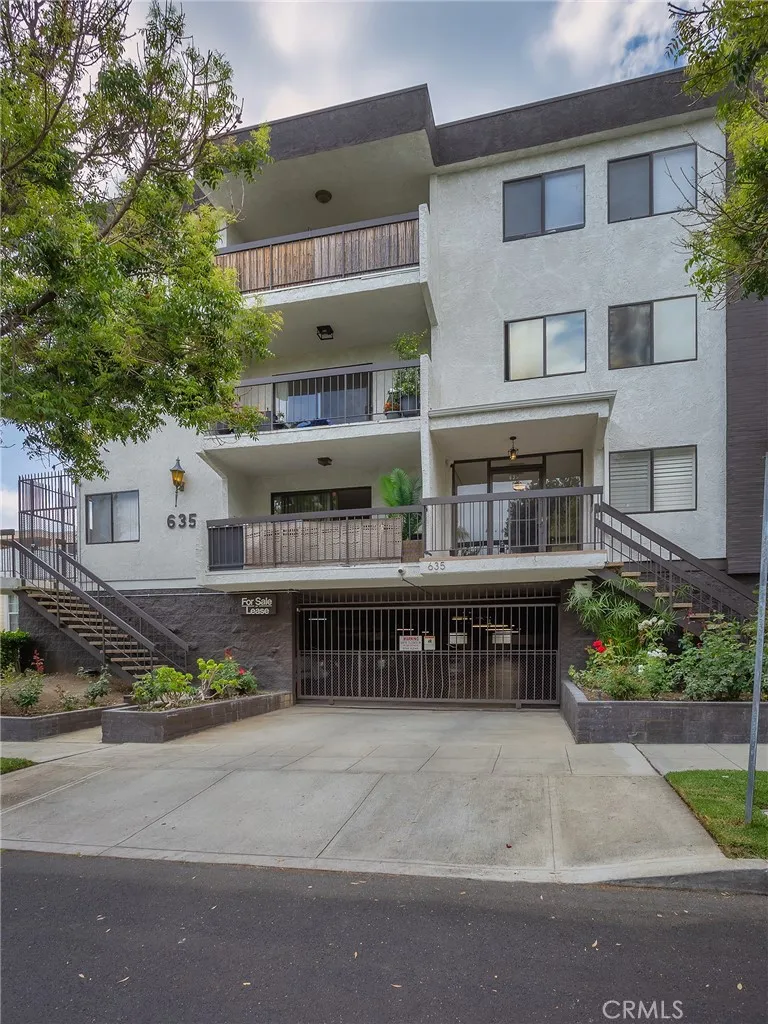 635 E Elmwood Avenue #203 Burbank, CA 91501