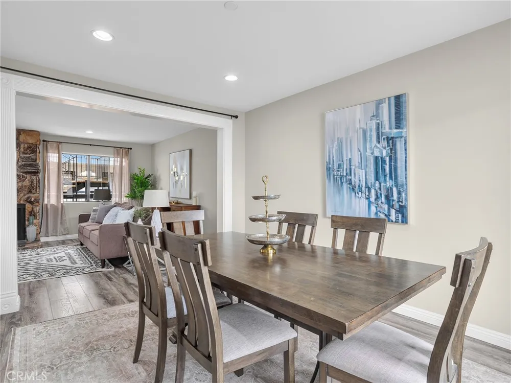 635 E Elmwood Avenue #203 Burbank, CA 91501