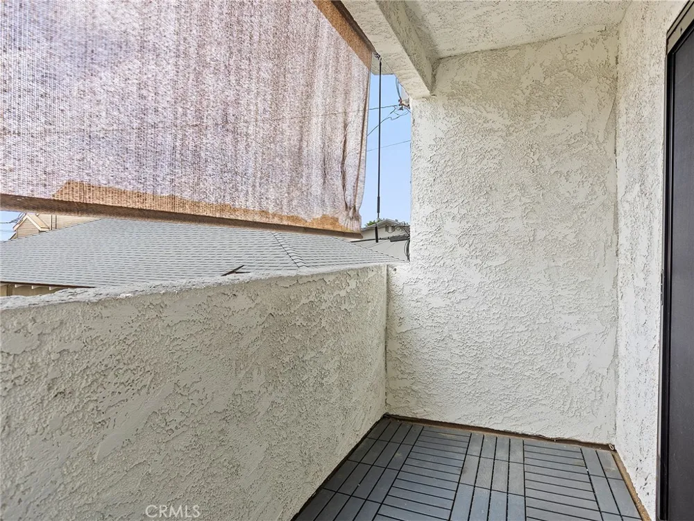 635 E Elmwood Avenue #203 Burbank, CA 91501