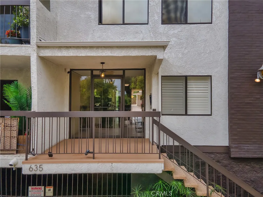 635 E Elmwood Avenue #203 Burbank, CA 91501