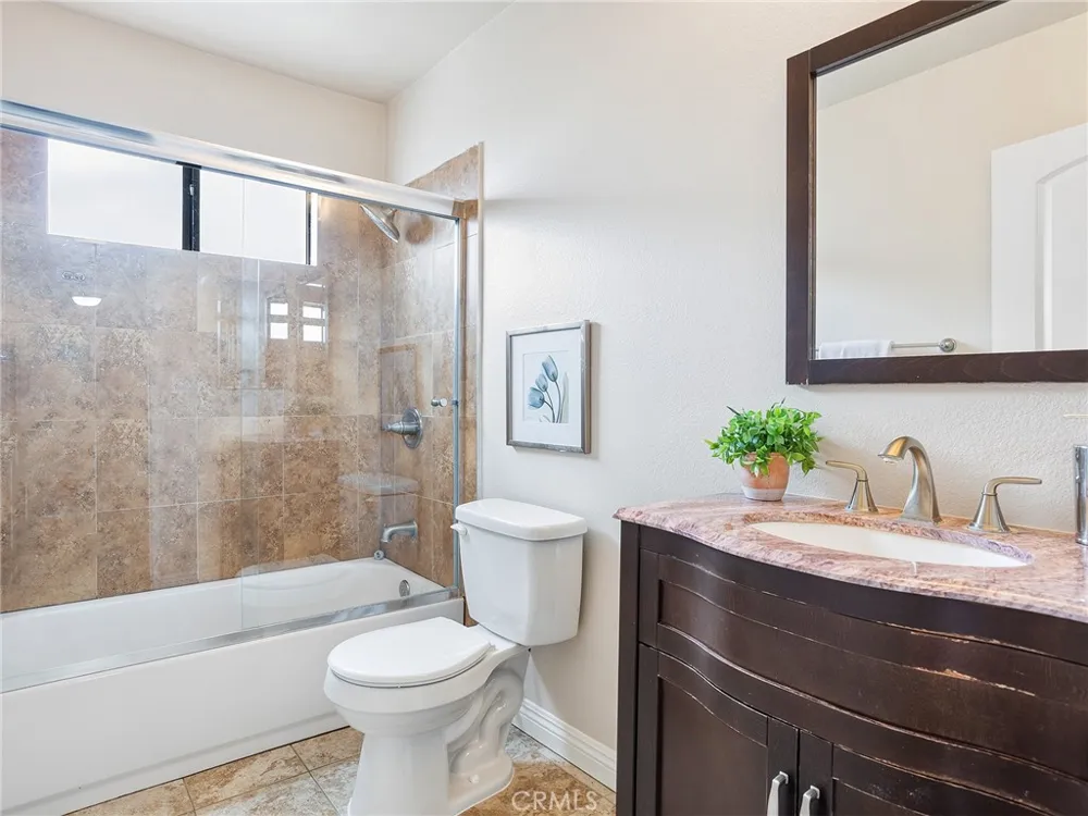635 E Elmwood Avenue #203 Burbank, CA 91501
