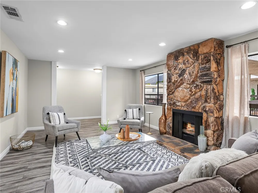 635 E Elmwood Avenue #203 Burbank, CA 91501