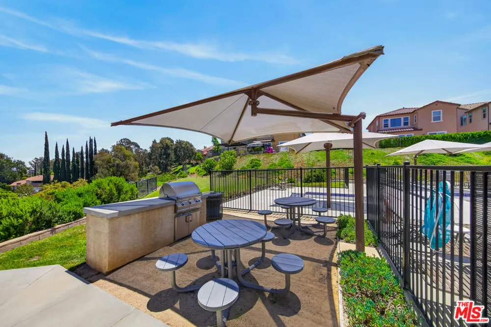 19860 Via Ott Santa Clarita, CA 91321