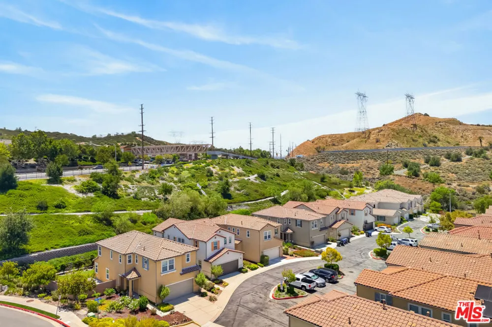 19860 Via Ott Santa Clarita, CA 91321