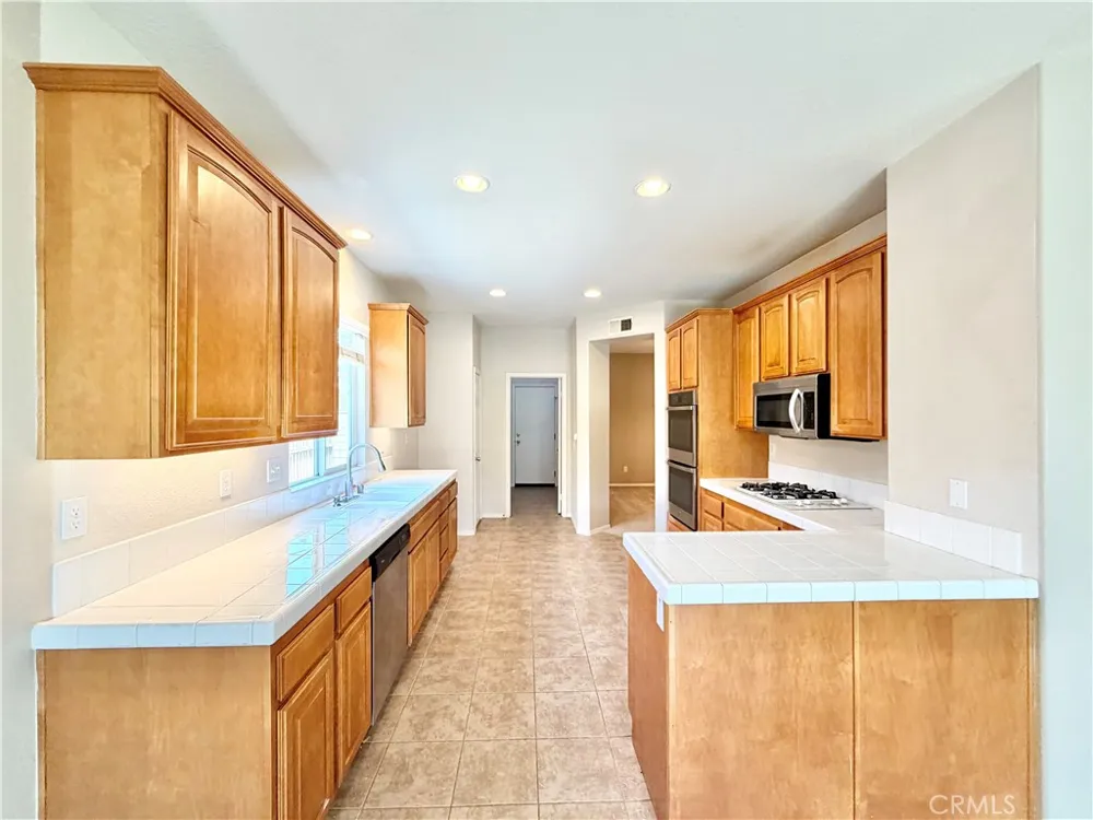 36367 Sicily Lane Winchester, CA 92596