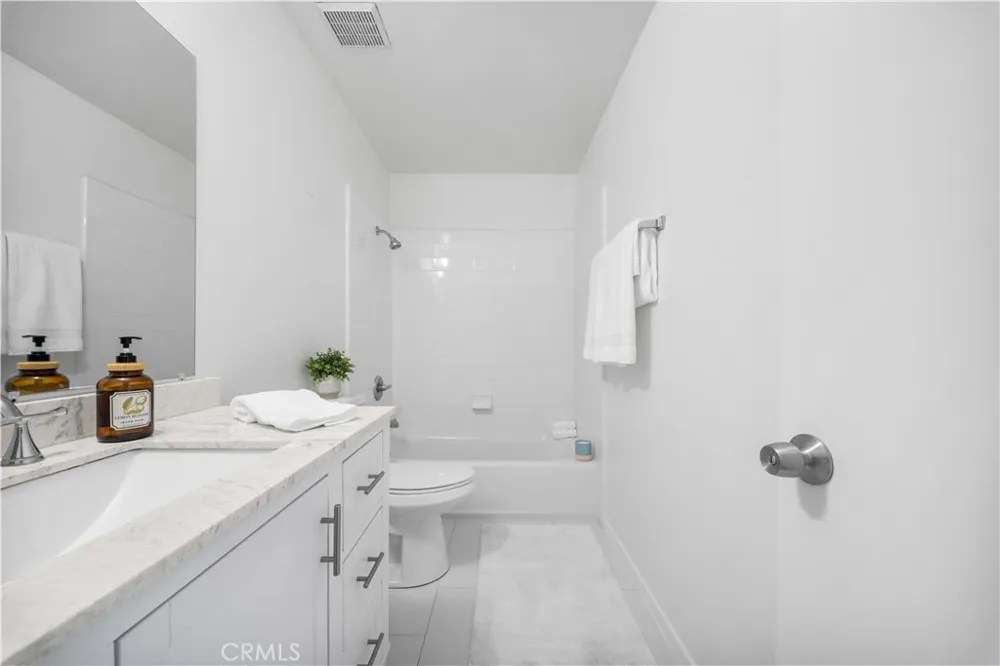 1951 Pine La Habra, CA 90631