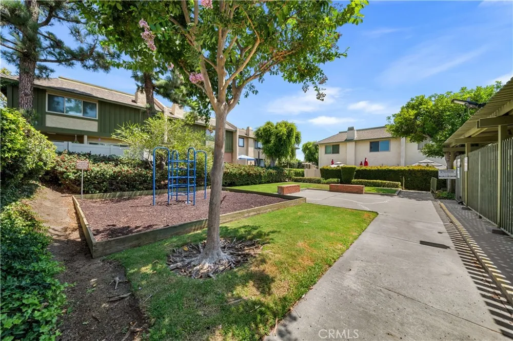 1951 Pine La Habra, CA 90631