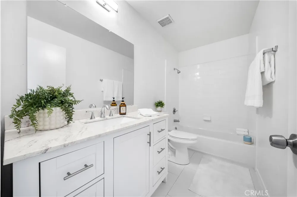 1951 Pine La Habra, CA 90631
