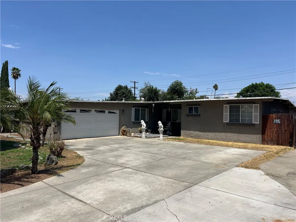 4267 Canterbury Riverside, CA 92504