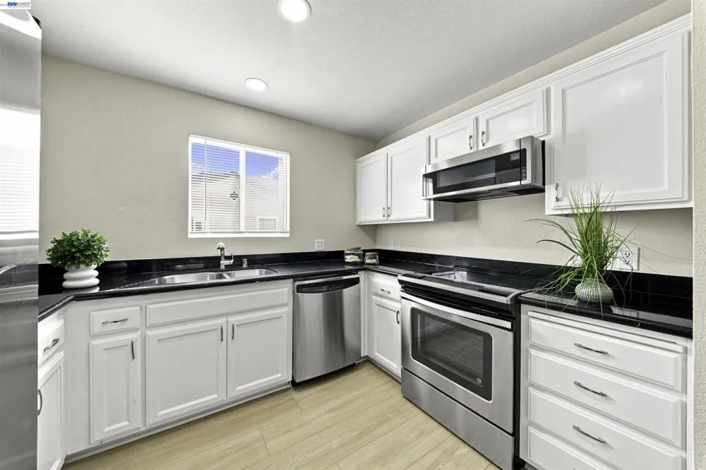 690 Applause Pl San Jose, CA 95134