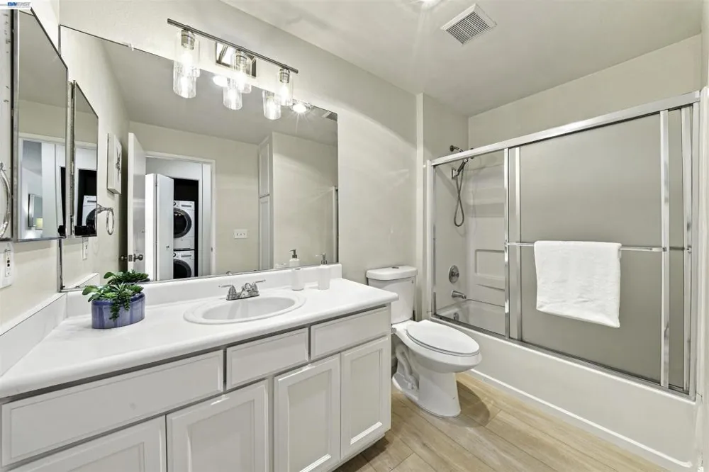 690 Applause Pl San Jose, CA 95134