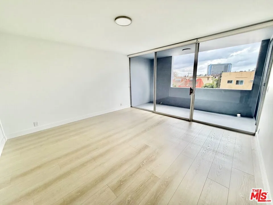 468 S Roxbury Drive #404 Beverly Hills, CA 90212
