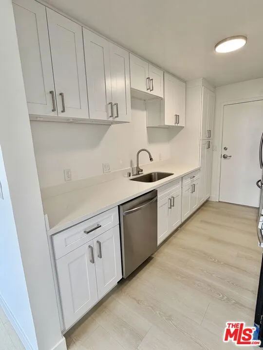 468 S Roxbury Drive #404 Beverly Hills, CA 90212