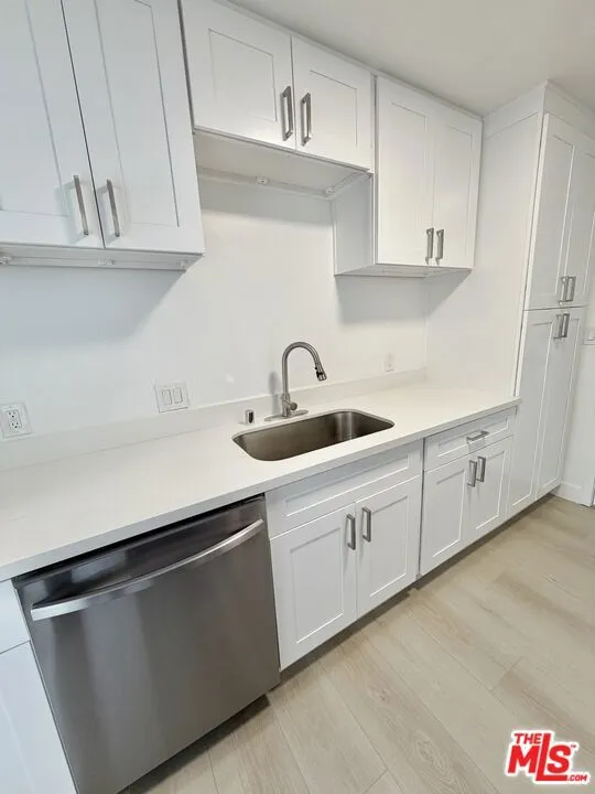 468 S Roxbury Drive #404 Beverly Hills, CA 90212