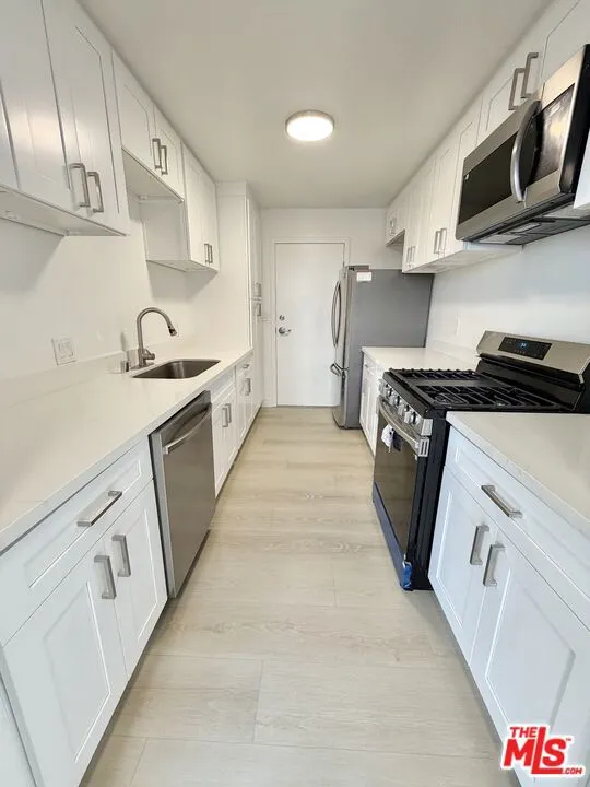 468 S Roxbury Drive #404 Beverly Hills, CA 90212