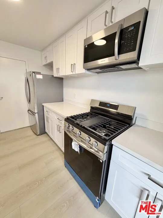 468 S Roxbury Drive #404 Beverly Hills, CA 90212