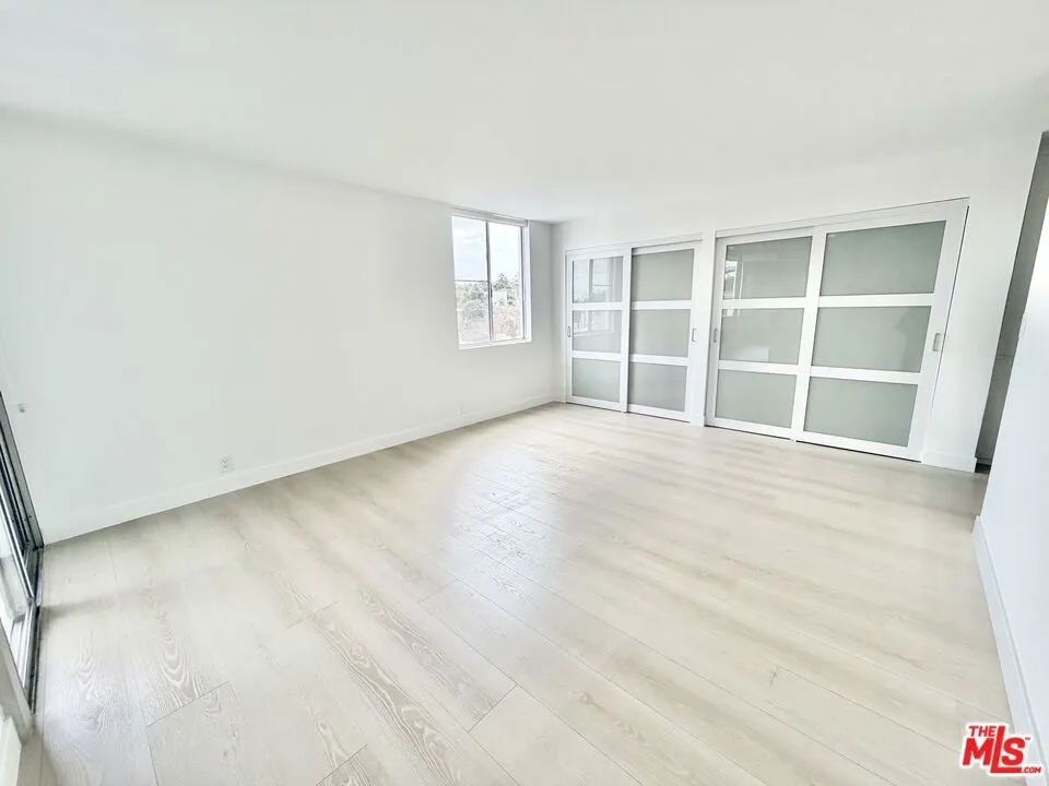 468 S Roxbury Drive #404 Beverly Hills, CA 90212