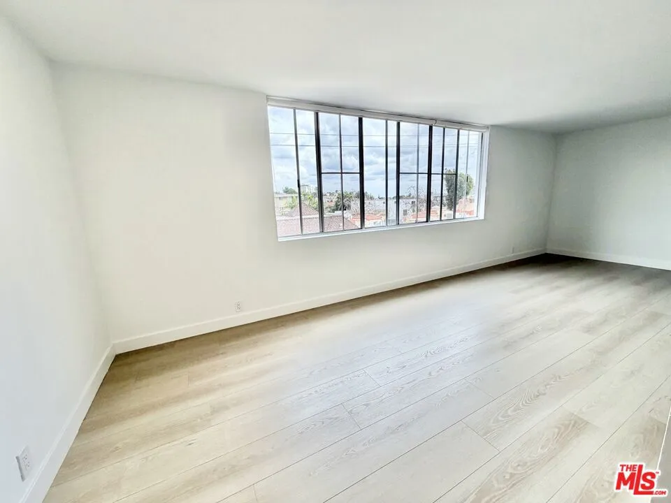 468 S Roxbury Drive #404 Beverly Hills, CA 90212