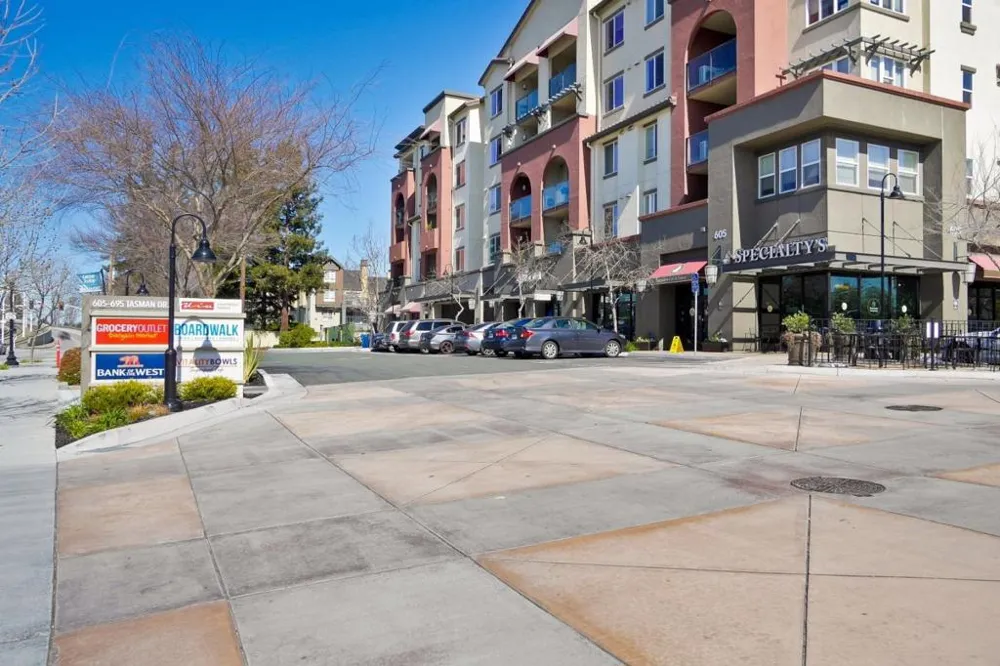 401 Siam Terrace #8 Sunnyvale, CA 94089