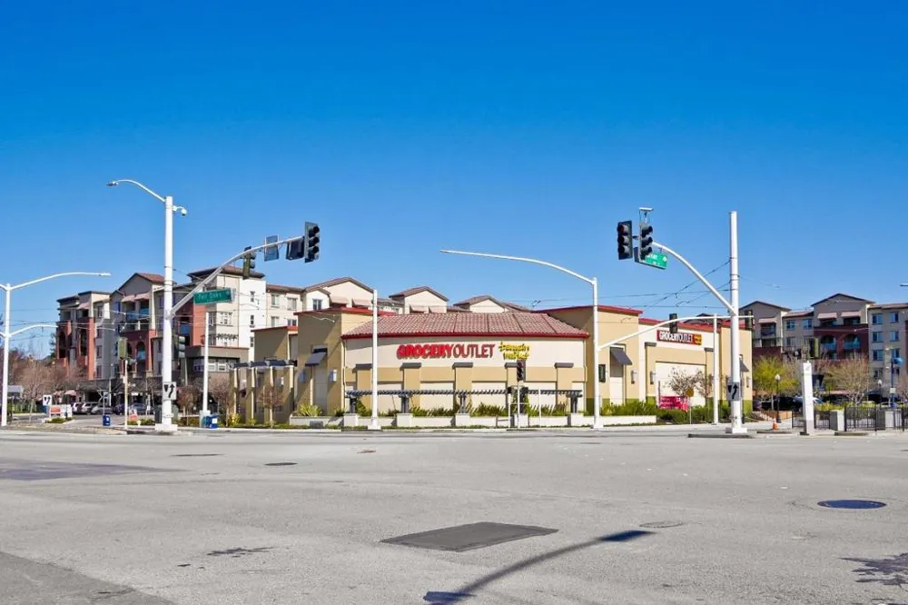 401 Siam Terrace #8 Sunnyvale, CA 94089