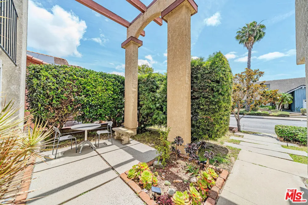 4533 Rainier Drive Cypress, CA 90630