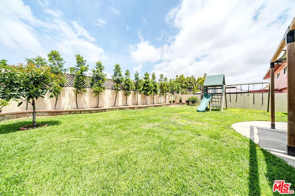 4533 Rainier Drive Cypress, CA 90630
