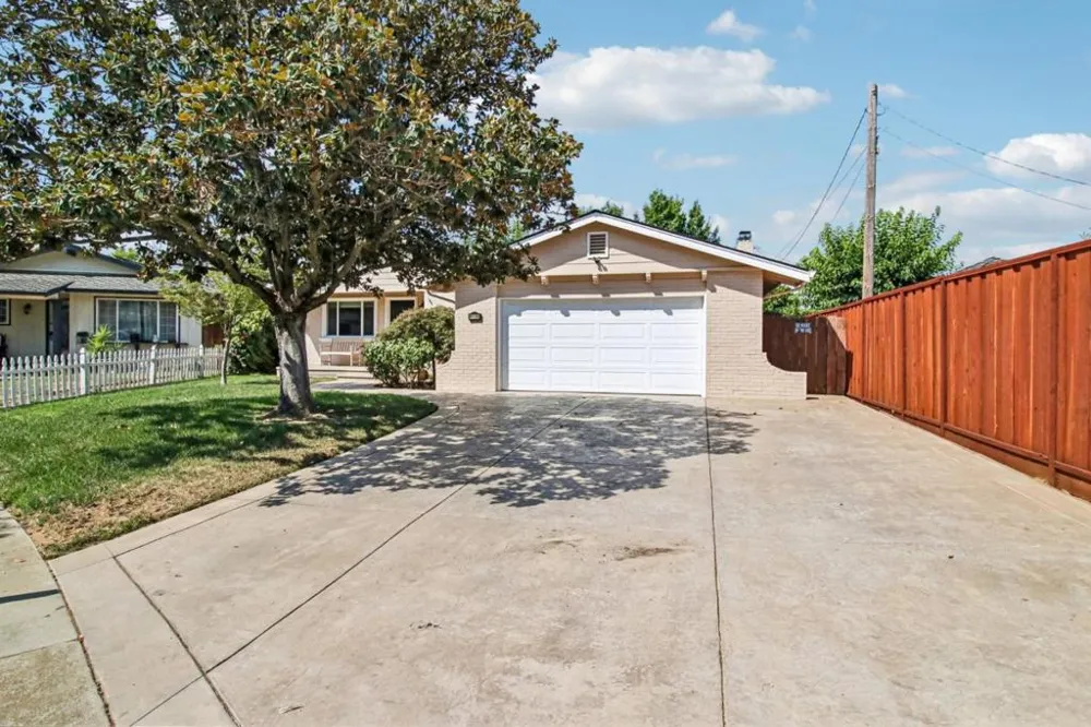 8135 Las Animas Court Gilroy, CA 95020