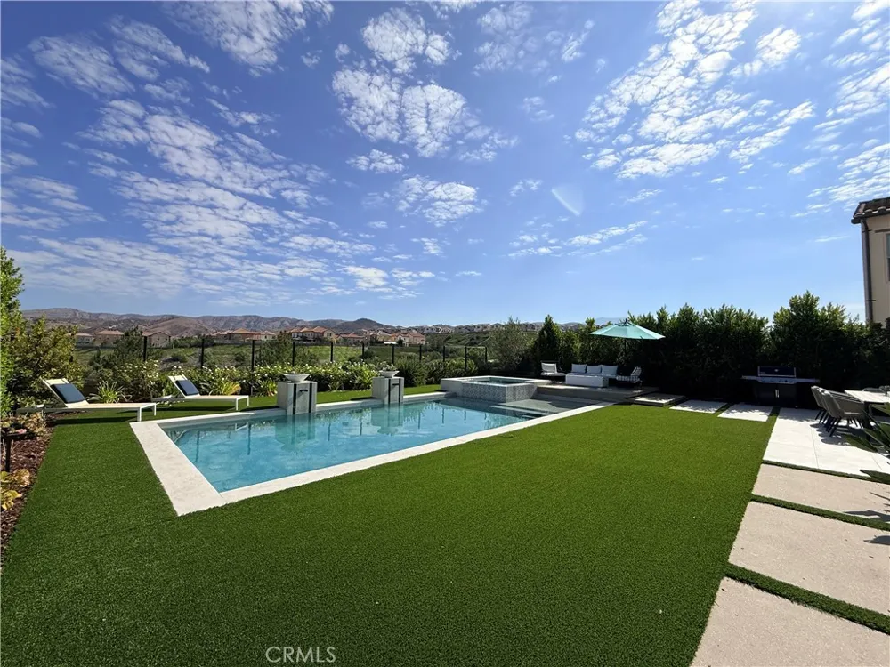 133 Sunnyslope Irvine, CA 92618