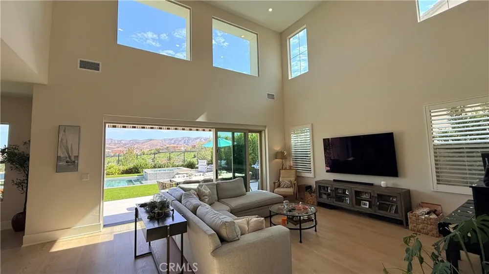 133 Sunnyslope Irvine, CA 92618