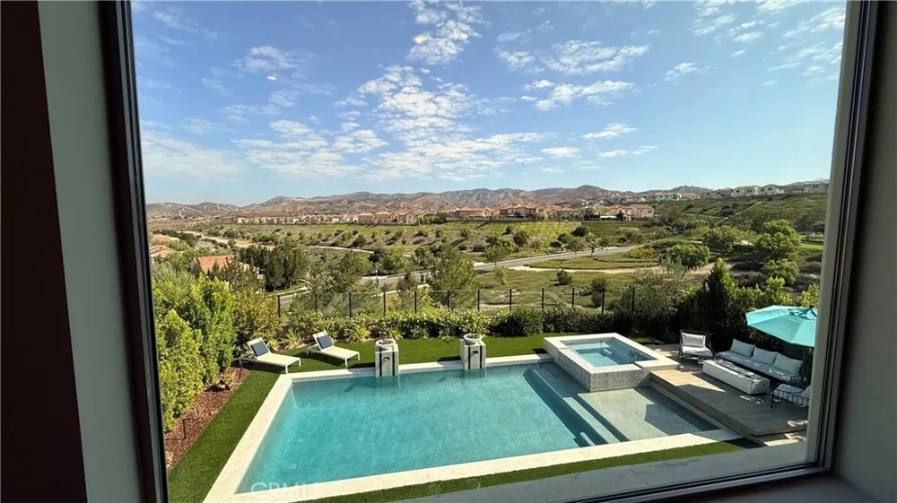 133 Sunnyslope Irvine, CA 92618