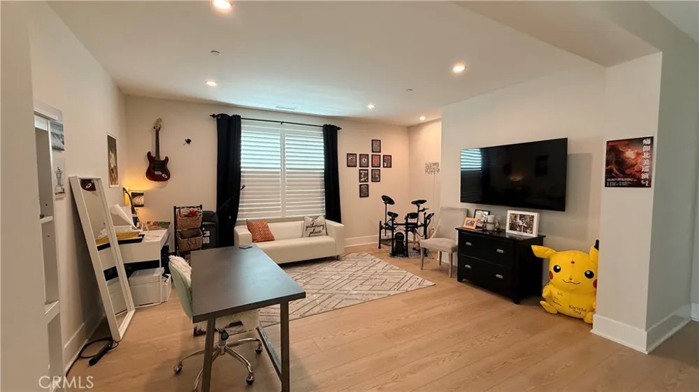 133 Sunnyslope Irvine, CA 92618