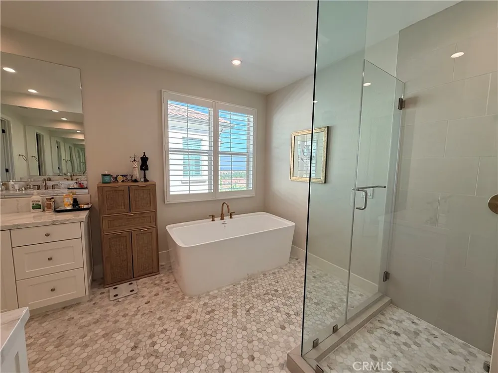 133 Sunnyslope Irvine, CA 92618