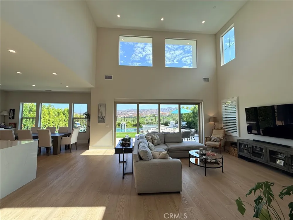 133 Sunnyslope Irvine, CA 92618