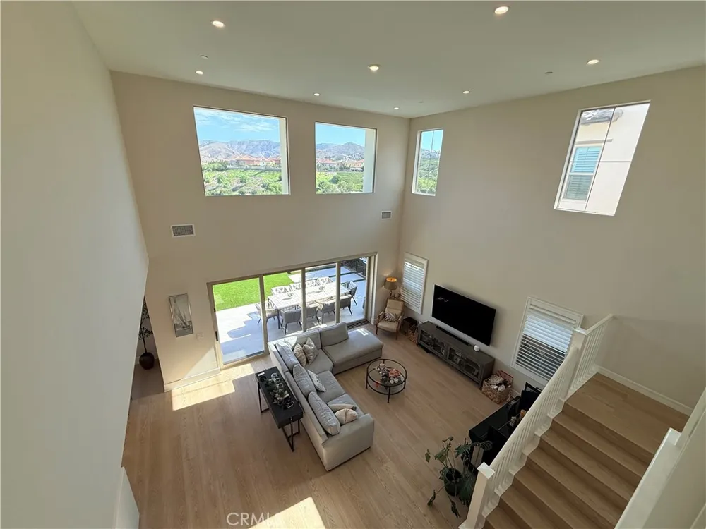 133 Sunnyslope Irvine, CA 92618
