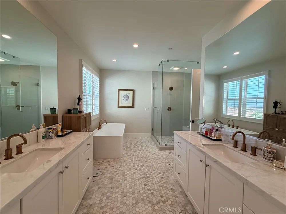 133 Sunnyslope Irvine, CA 92618