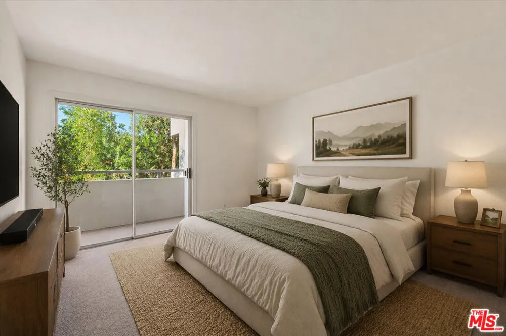 4702 Fulton Avenue #202 Sherman Oaks, CA 91423