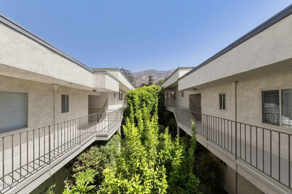 555 W Sierra Madre Boulevard #I Sierra Madre, CA 91024