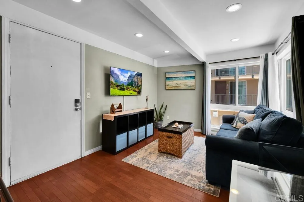 3764 Bayside Lane #4 San Diego, CA 92109