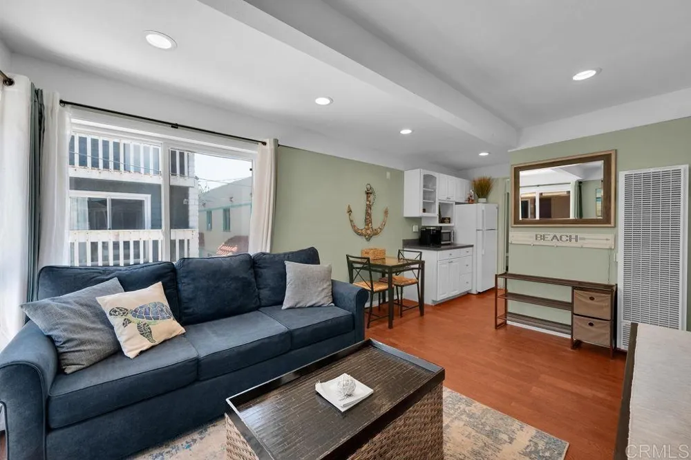 3764 Bayside Lane #4 San Diego, CA 92109