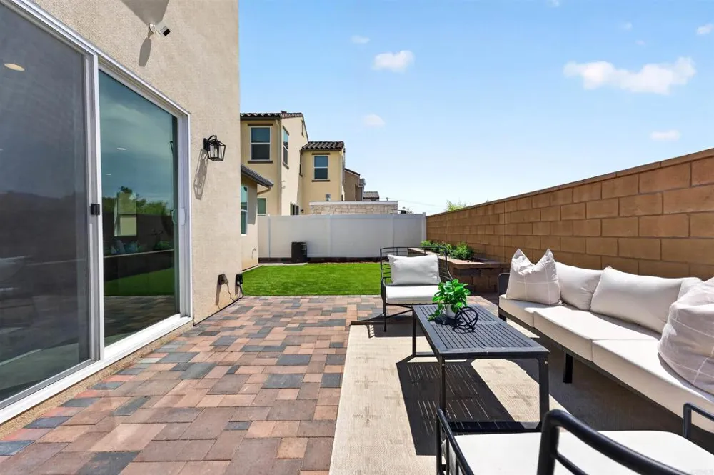 10335 River Bluff Drive Santee, CA 92071