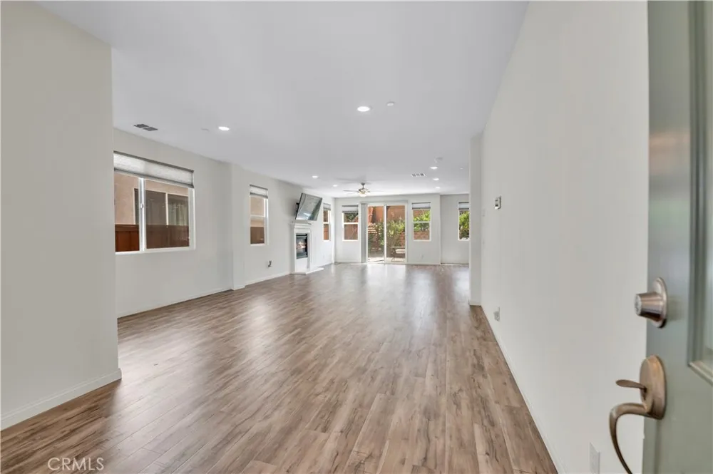 3948 Paseo Del Mar Perris, CA 92571