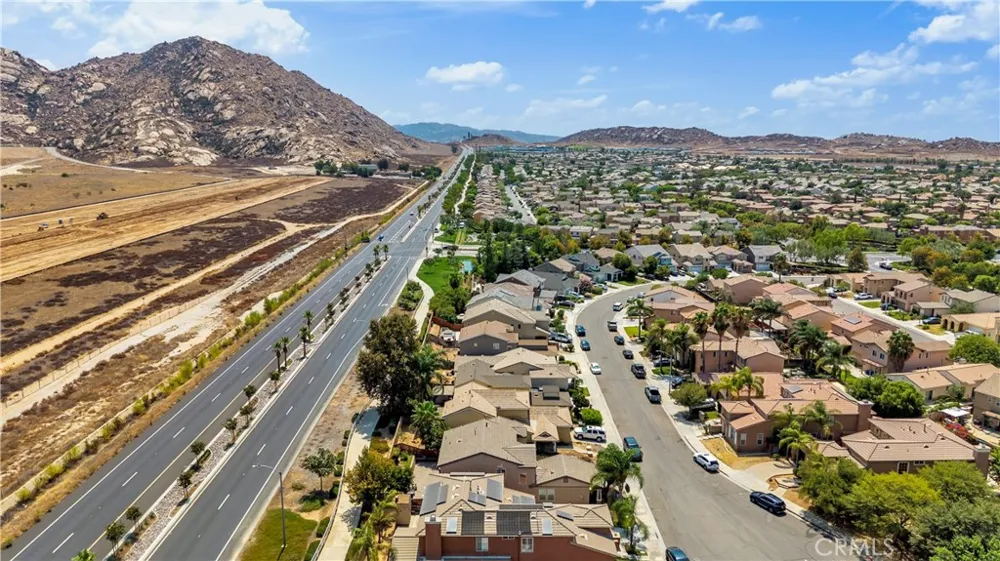 3948 Paseo Del Mar Perris, CA 92571