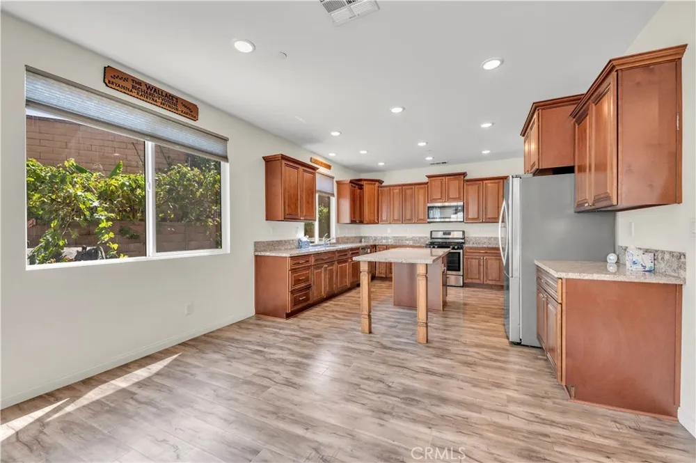 3948 Paseo Del Mar Perris, CA 92571