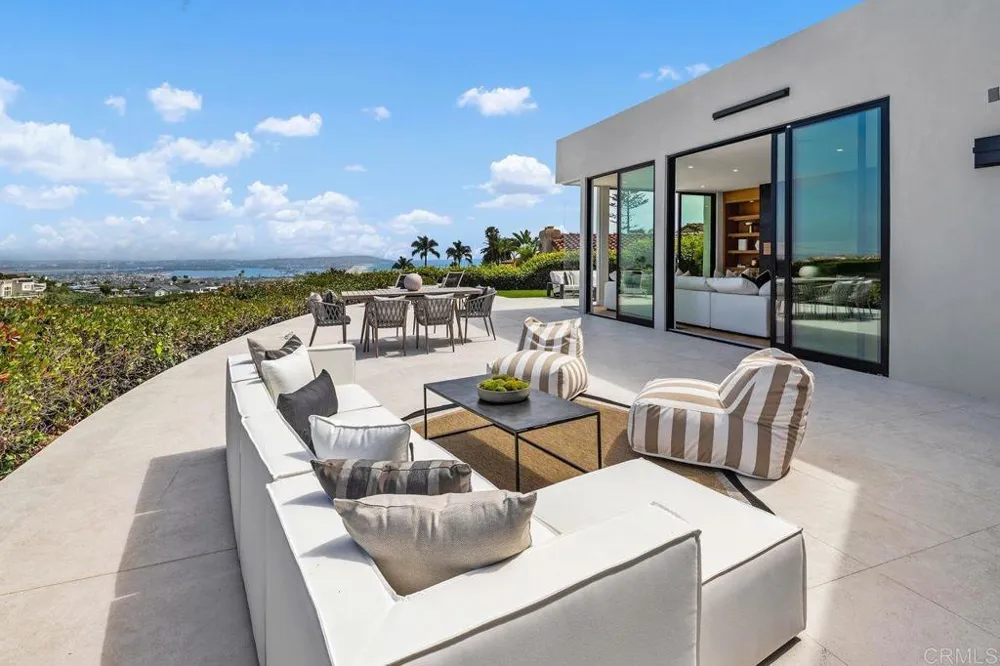 5875 La Jolla Mesa Drive La Jolla, CA 92037