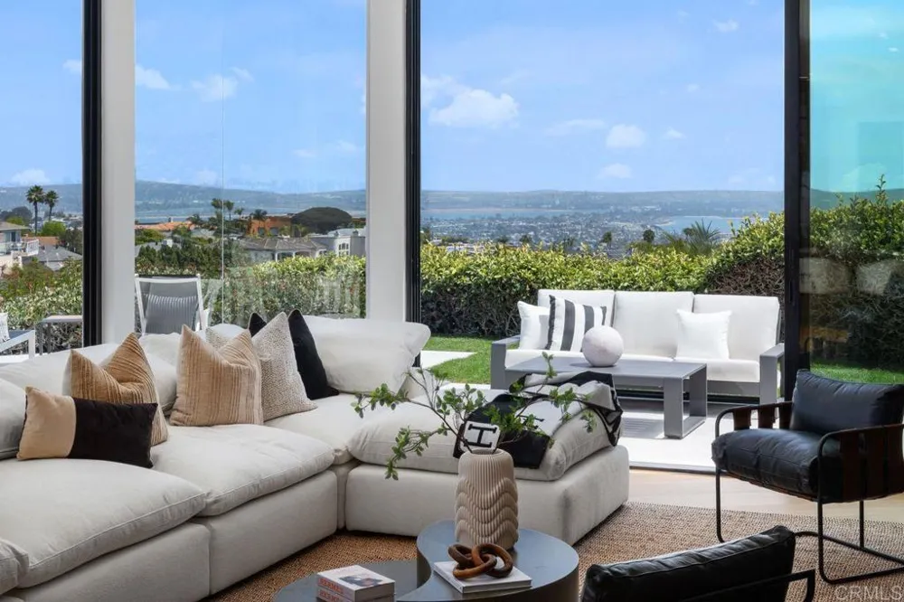 5875 La Jolla Mesa Drive La Jolla, CA 92037