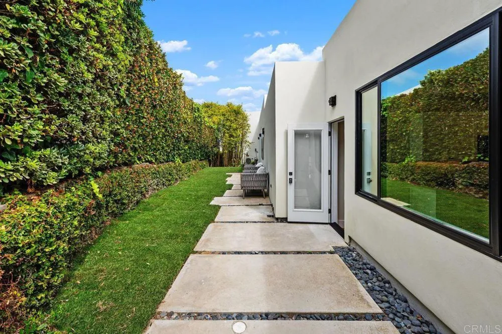5875 La Jolla Mesa Drive La Jolla, CA 92037