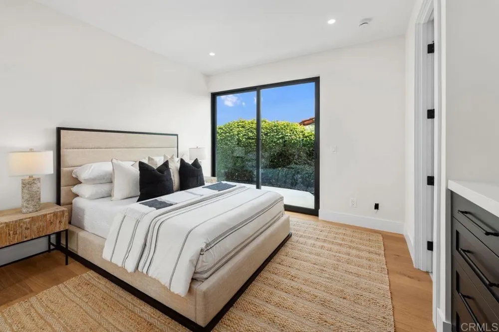 5875 La Jolla Mesa Drive La Jolla, CA 92037