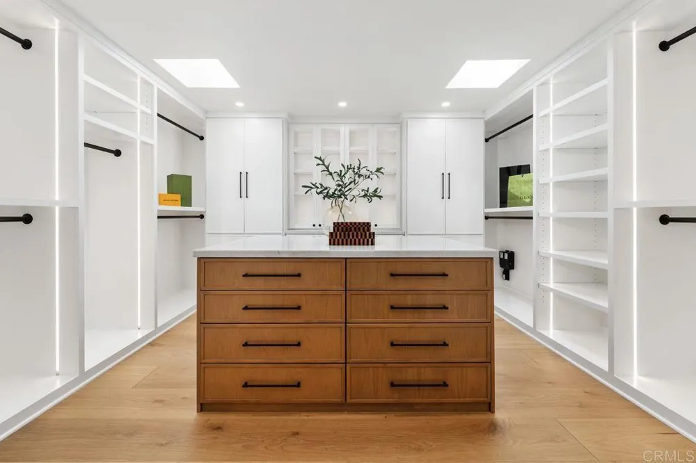 5875 La Jolla Mesa Drive La Jolla, CA 92037