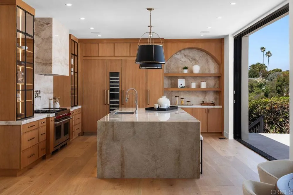 5875 La Jolla Mesa Drive La Jolla, CA 92037