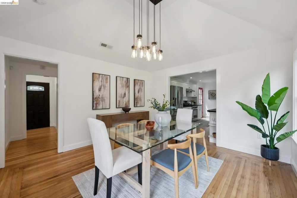 15 Edgecroft Rd Kensington, CA 94707